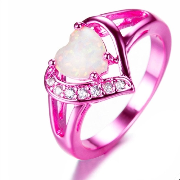 Beautiful Cute Pink Heart Ring - Picture 1 of 3